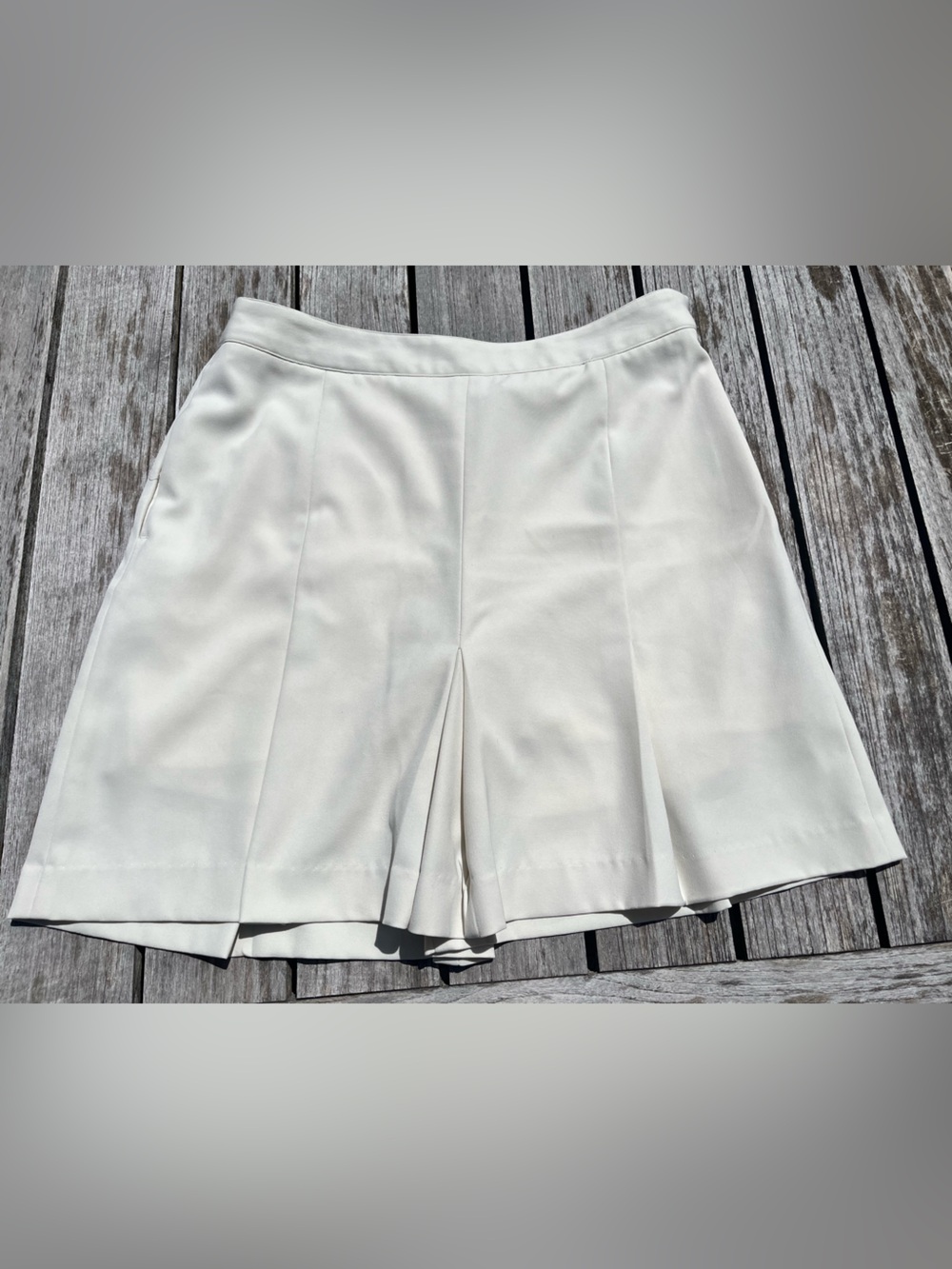 EP PRO CREAM/LIGHT KAKHI GOLF SHORT. SIZE 6. Excellent.